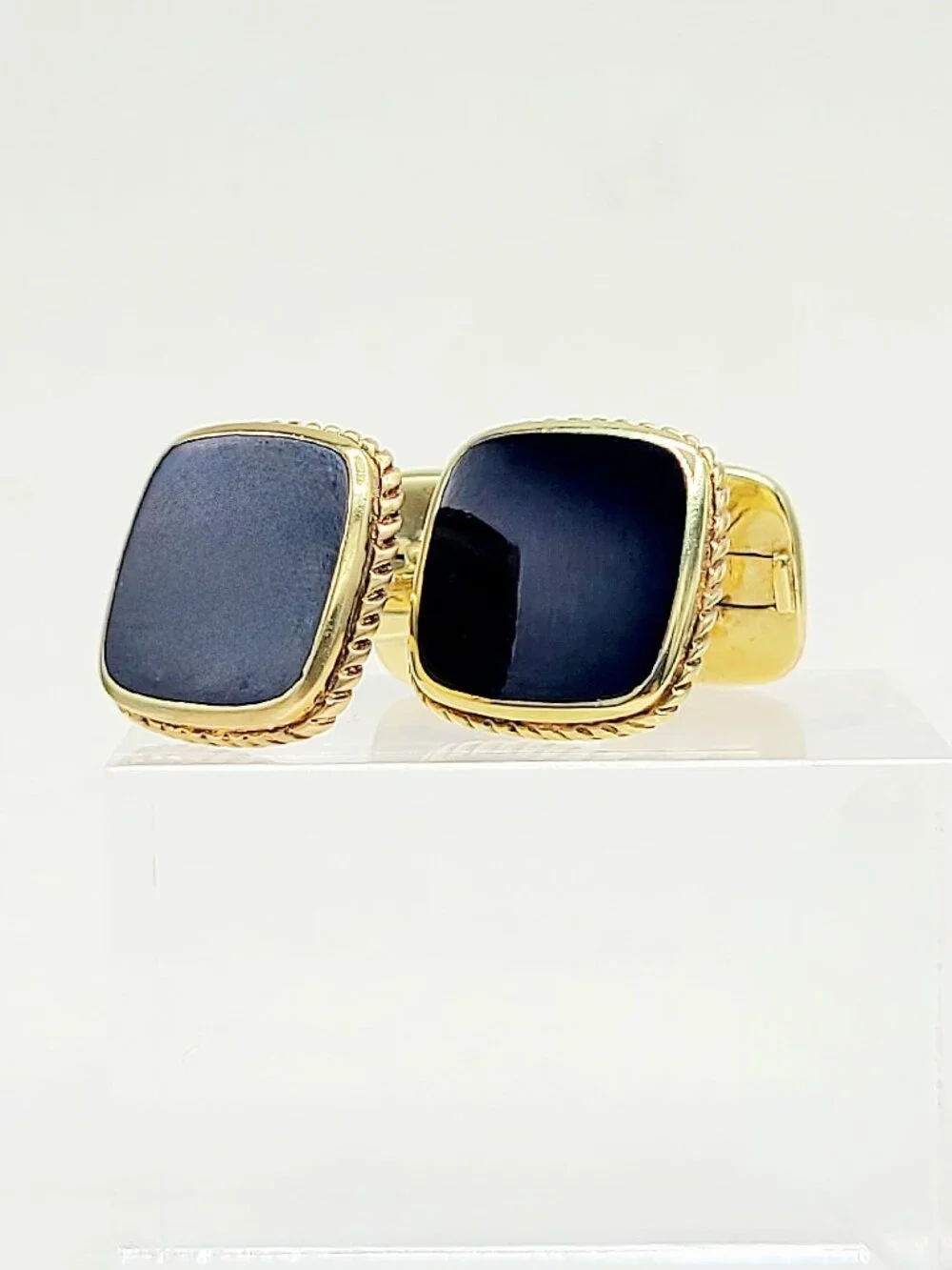 David Yurman Exotic Stone Cufflinks in Black Onyx in 18K Yellow Gold - RARE